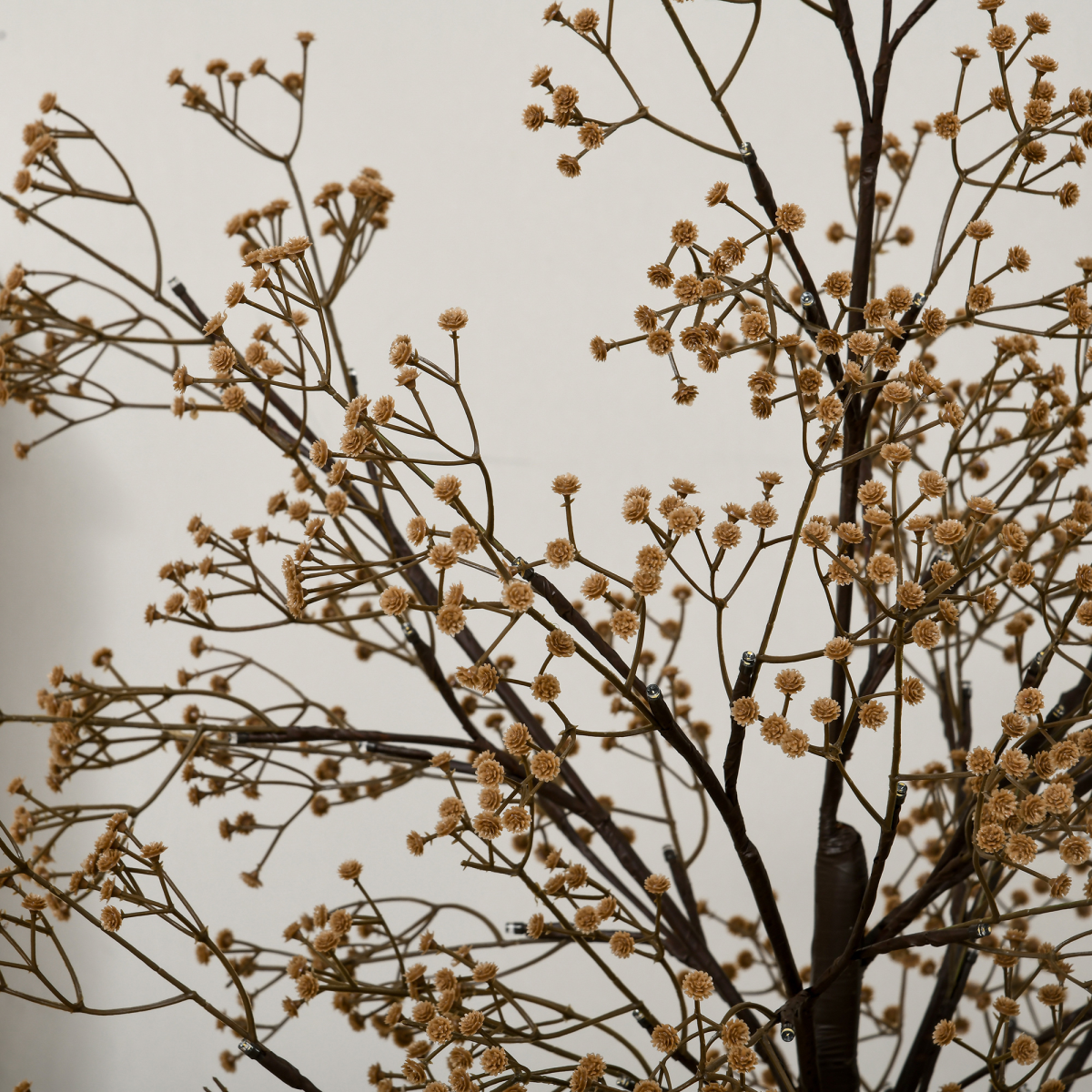 HOMCOM 5ft Artificial Tree with Warm White LED Lights, Baby Breath Flowers